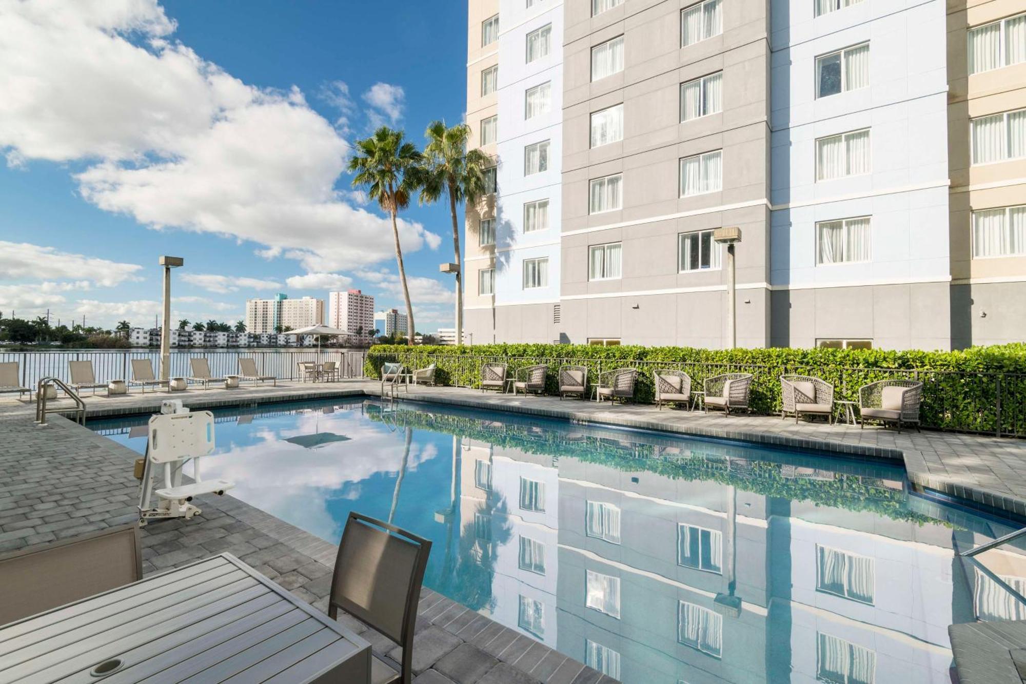 Homewood Suites Miami Airport/Blue Lagoon Miami Springs Dış mekan fotoğraf